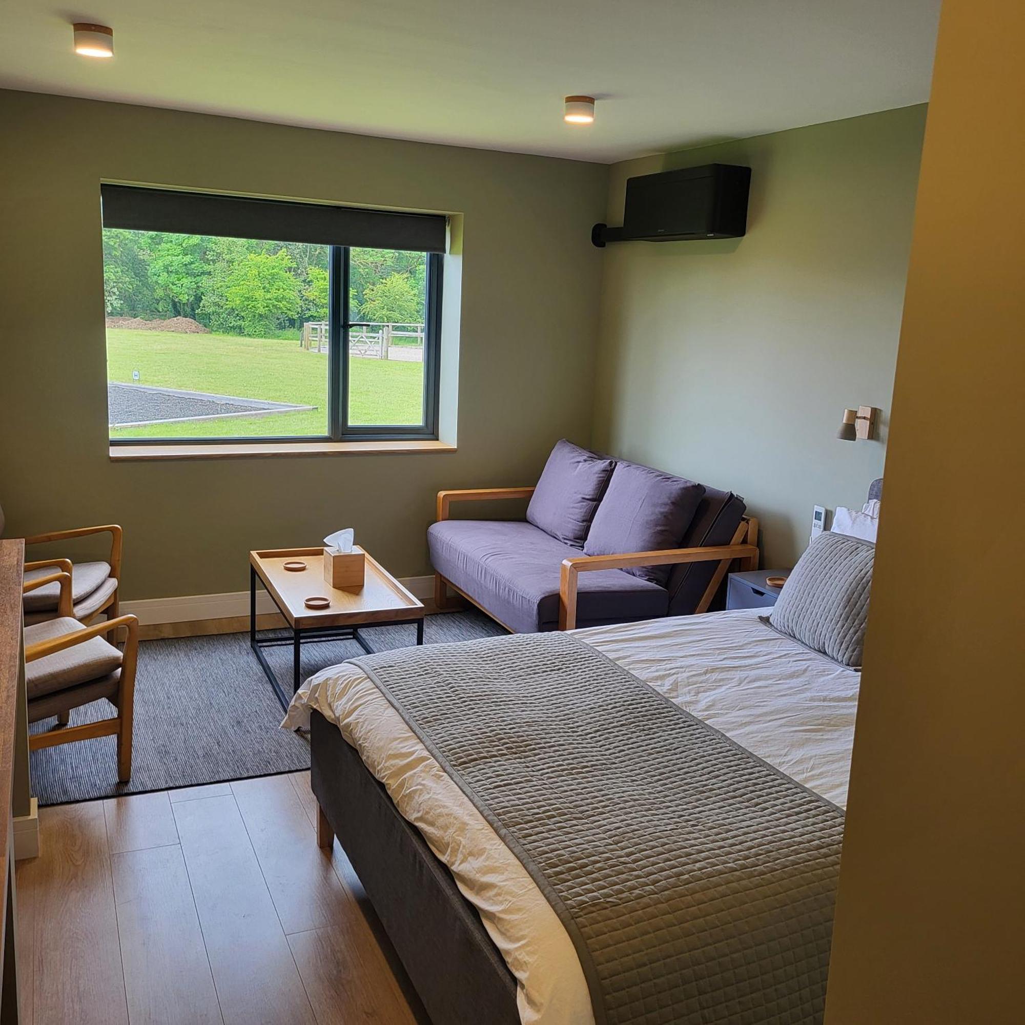 Open Acres Accommodation And Airport Parking Backwell Esterno foto